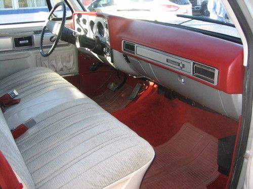 CLASSIC 1979 CHEVROLET SUBURBAN SILVERADO 20, image 7