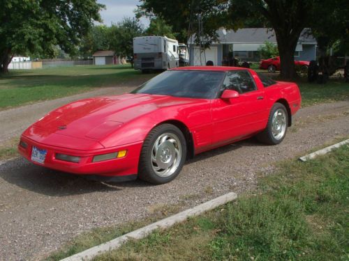 1996 chevrolet corvette base hatchback 2-door 5.7l