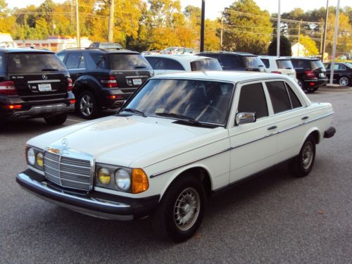 1983 mercedes 300d turbo diesel - runs/looks/drives great - no rust - nice car!