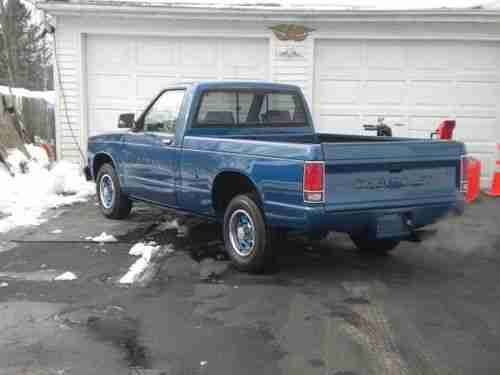 1982 Chevrolet S10 V8 pick up, image 3