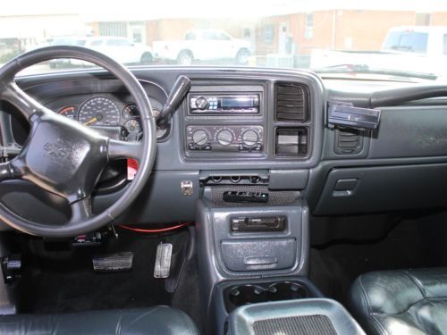 6.6L Diesel V8 LT 4WD Leather Lifted Off Road Tires Running Boards MP3 CD 4x4, image 18