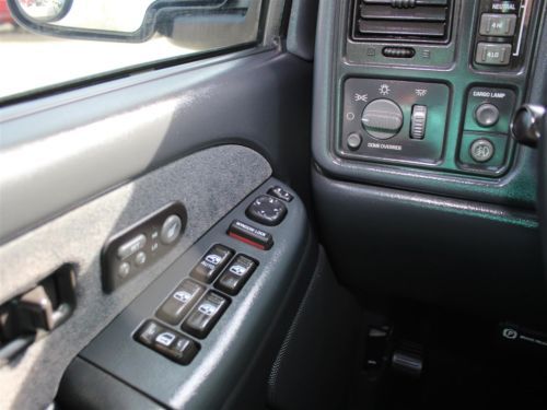 6.6L Diesel V8 LT 4WD Leather Lifted Off Road Tires Running Boards MP3 CD 4x4, image 24