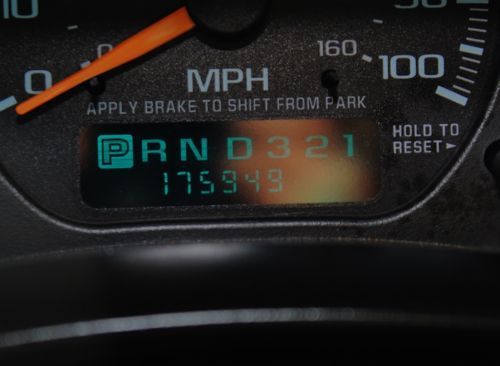 6.6L Diesel V8 LT 4WD Leather Lifted Off Road Tires Running Boards MP3 CD 4x4, image 27