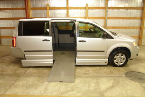 2008 dodge grand caravan se handicap wheelchair van vmi conversion lowered floor