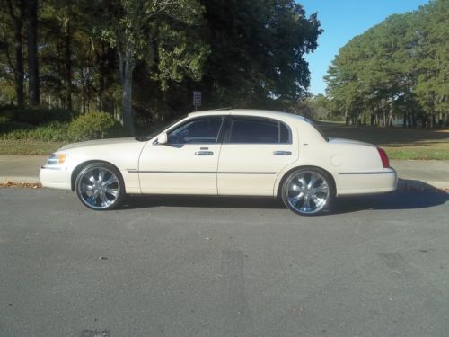 2000 lincoln town car cartier sedan 4-door 4.6l