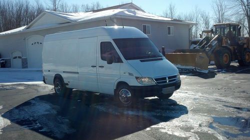 2005 dodge sprinter 3500 base standard cargo van 3-door 2.7l