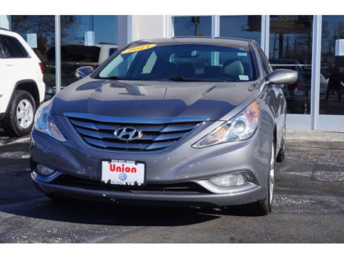 2011 hyundai se