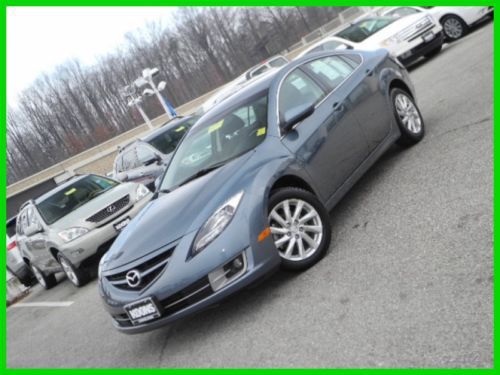 Power drivers seat! satellite radio! alloy wheels! auxiliary input!