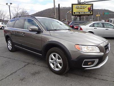 2011 volvo xc70 station wagon 1-owner- clean- factory warranty- low miles