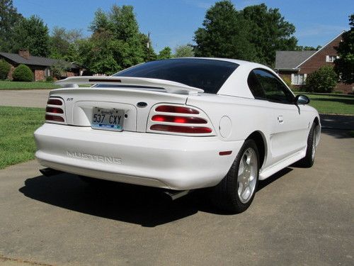 1995 ford mustang svt cobra coupe 2-door 5.0l