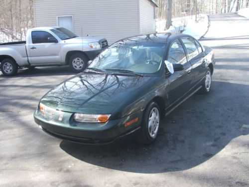 2002 saturn green one owner no accidents