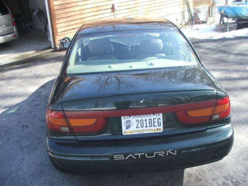 2002 Saturn Green One owner No accidents, image 3