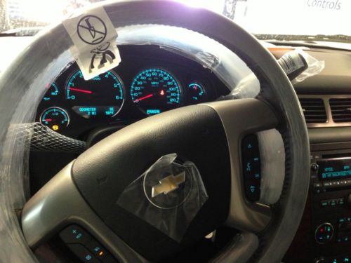 2013 Chevrolet Suburban LT Texas Edition 9,608 miles 4 wheel drive loaded, US $52,000.00, image 3