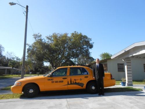 2008 crown victoria  low mileage low reserve