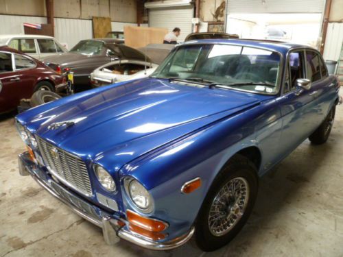 Jaguar 1972 xj6 sunroof, wire wheels, leather seats