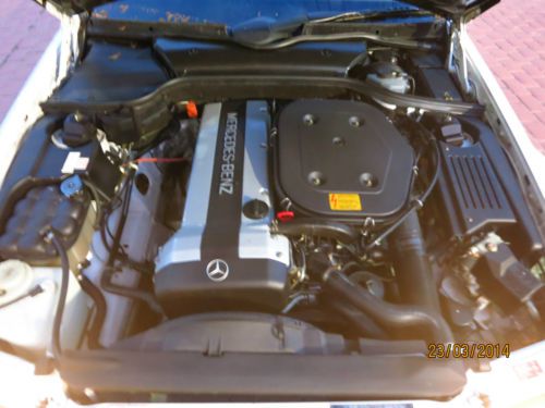 MERCEDES BENZ SL 31000 miles ONLY, EXCELLENT CONDITION, image 9