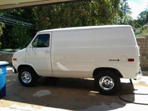 Chevy van ( shortie ) g10