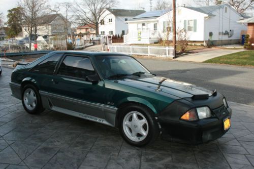 1992 ford mustang gt hatchback 2-door 5.0l