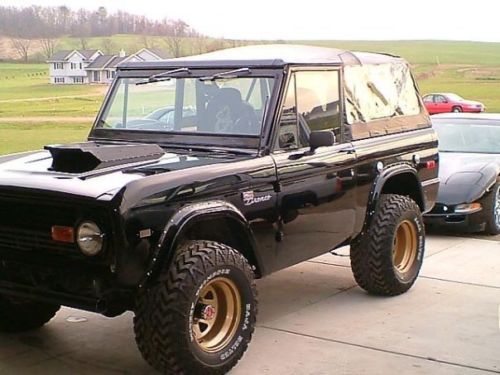 1972 early ford bronco sport 302 soft top, hood scoop posi front &amp; rear!