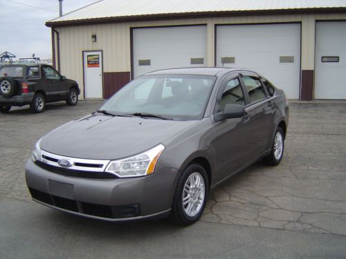 2010 ford focus se 4 door automatic one owner loaded with options