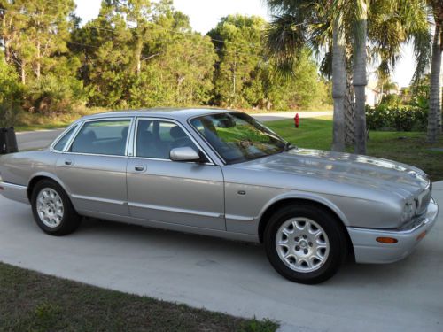 2002 jaguar xj8 base sedan 4-door 4.0l