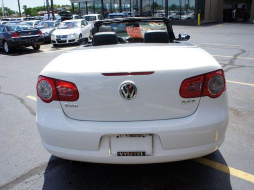 2009 volkswagen eos komfort convertible 2-door 2.0l