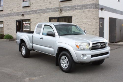 2009 toyota tacoma 4 dr club cab,4x4, v6,only 3,100 miles, only 3,100 miles