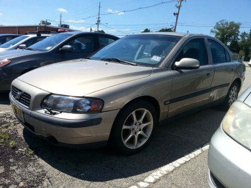 2001 volvo s60 base sedan 4-door 2.4l with winter tires &amp; wheels