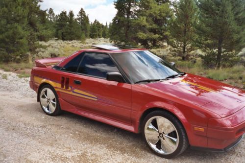 1986 mr2 with custom paint, chrome wheels and custom interior