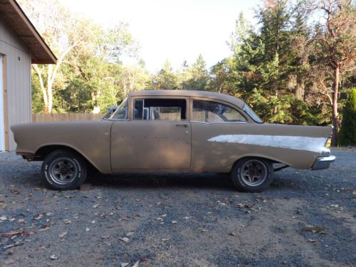 1957 chevy bel air, 2 door post car, low reserve!