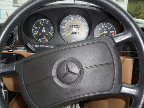 White 1986 Mercedes Benz 560SL Roadster low miles and great condition, US $13,000.00, image 5