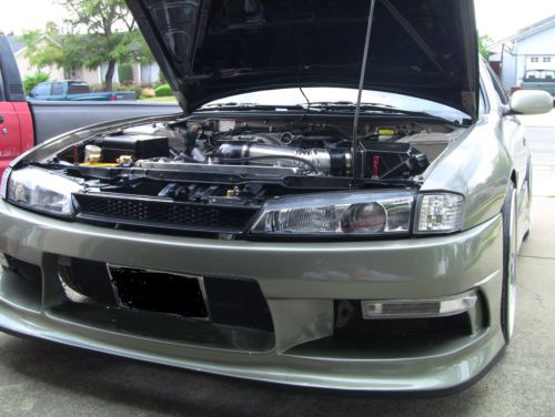 1998 Nissan 240SX LE Coupe 2-Door 5.7 V8, image 2