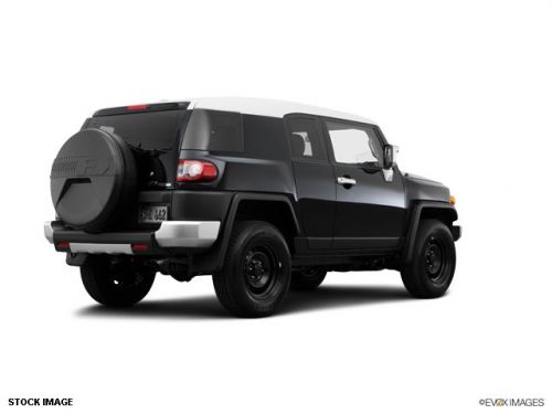 2014 toyota fj cruiser base