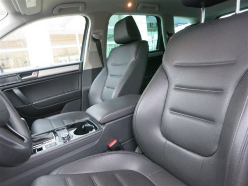 2013 Volkswagen Touareg Sport, US $29,982.00, image 6