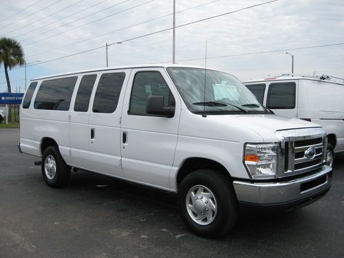 E350 ford 15 passenger van / wagon / xlt / only 32k miles / won't last long!