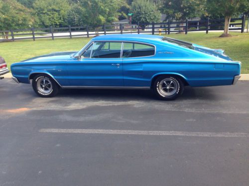 1966 dodge charger---very straight---frest 383 hi-po---needs what you see