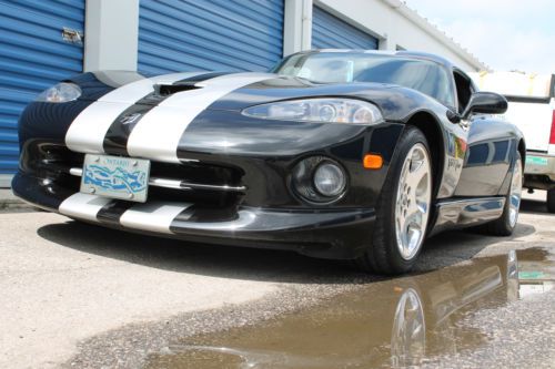 1999 dodge viper gts