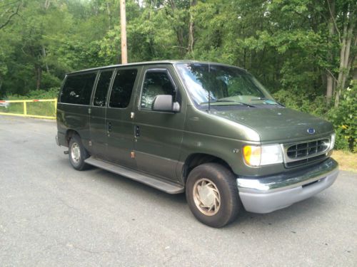 2002 ford e150 traveler edition