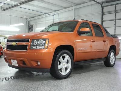 Orange chevy crew cab avalanche truck ltz! 4x4, sunroof &amp; rear dvd player, bose!