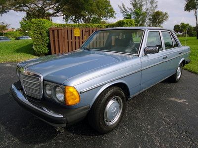 Florida 77 mercedes benz 300d diesel classic collector's car 123d low reserve !!