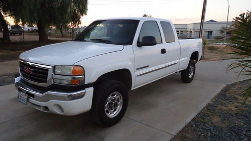 2003 gmc sierra 2500hd ext cab 4 door 2wd