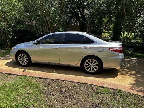 2016 toyota camry hybrid