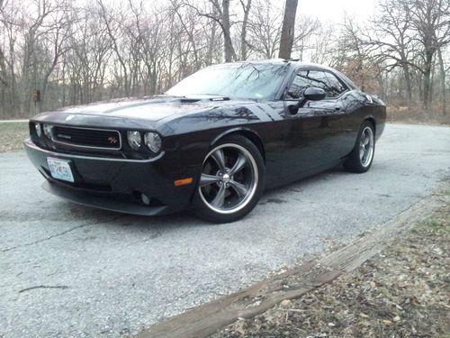 2009 dodge challenger r/t  six speed eibach pro kit / bully dog programmer