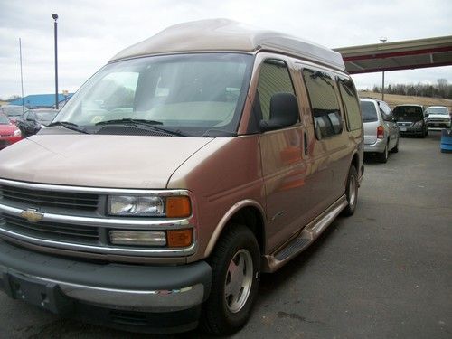 2001 chevy high top handicap van with wheel chair lift