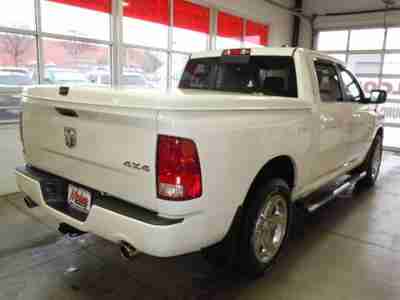 4X4 Crew Cab 5.7L Bucket Seats 4-Wheel Disc Brakes ABS Certified Wheel Tow Hitch, image 4