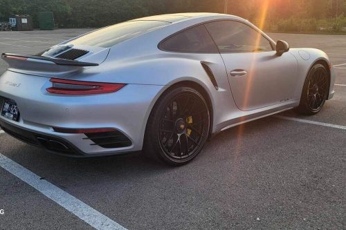 2017 porsche 911 turbo s