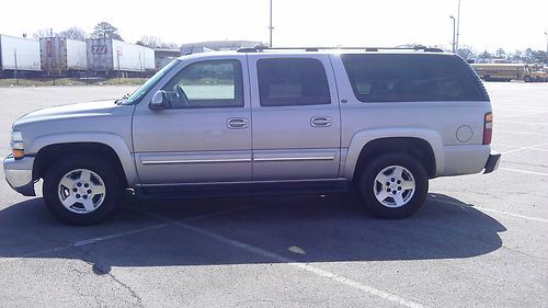 2004 chevrolet suburban 1500 lt sport utility 4-door 5.3l