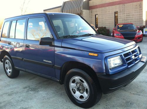 1998 chevrolet tracker sport utility 4-door 1.6l  veryclean