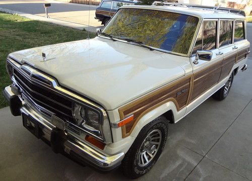 1 owner, low miles, all original 1989 jeep grand wagoneer, 4x4, carfax certified