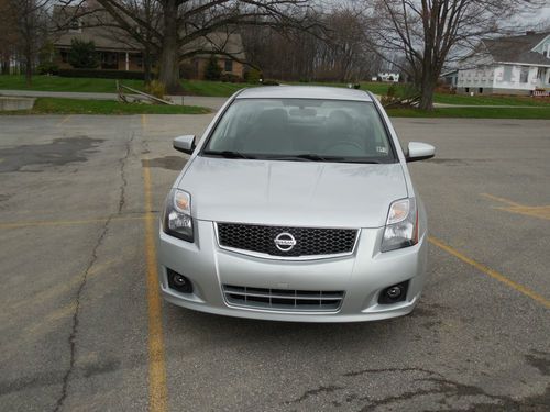 2010 nissan sentra sr sedan 4-door 2.0l 34 mpg good gas mileage low miles fwd